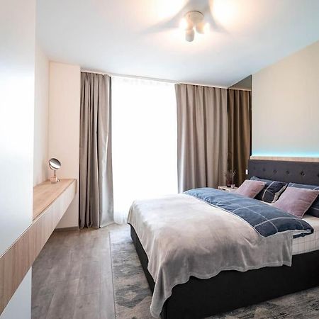 Apartment Vivalia V6, Free Private Parking ทิมิชัวรา ภายนอก รูปภาพ