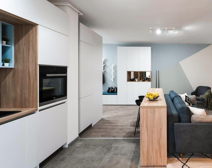 Apartment Vivalia V6, Free Private Parking ทิมิชัวรา ภายนอก รูปภาพ